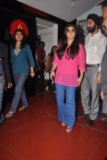 Vidya Balan meets The Dirty Picture patrons in Cinemax, Mumbai on 2nd Dec 2011 (2).JPG