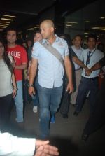 Andrew Symonds snapped at the Mumbai airport on 5th Dec 2011 (1).JPG