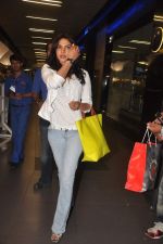Priyanka Chopra returns from Dubai in Mumbai Airport on 8th Dec 2011 (2).JPG