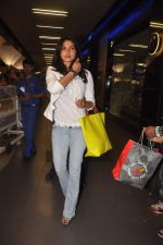 Priyanka Chopra returns from Dubai in Mumbai Airport on 8th Dec 2011 (3).JPG