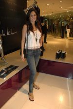 Bruna Abdullah at Toy Watch launch for The Collective in Palladium, Mumbai on 9th Dec 2011 (81).JPG