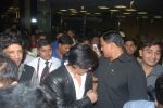 Shahrukh Khan snapped at international airport on 9th Dec 2011 (8).JPG