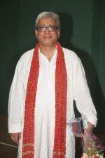 unveils a book on Phulela Gopichand in Khar, Mumbai on 9th Dec 2011 (42).JPG