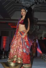 Model walk the ramp for Nisha Sagar_s bridal show in Trident on 10th Dec 2011 (116).JPG