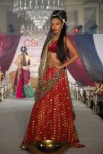 Model walk the ramp for Nisha Sagar_s bridal show in Trident on 10th Dec 2011 (12).JPG