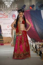 Model walk the ramp for Nisha Sagar_s bridal show in Trident on 10th Dec 2011 (16).JPG