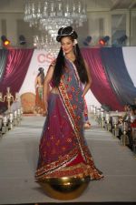 Model walk the ramp for Nisha Sagar_s bridal show in Trident on 10th Dec 2011 (22).JPG