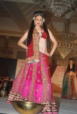 Model walk the ramp for Nisha Sagar_s bridal show in Trident on 10th Dec 2011 (79).JPG