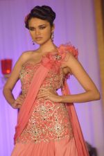 Model walk the ramp for Kimaya fashion show at Trrain Retail Awards in Taj Land_s End on 12th Dec 2011 (110).JPG