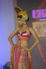Model walk the ramp for Kimaya fashion show at Trrain Retail Awards in Taj Land_s End on 12th Dec 2011 (121).JPG