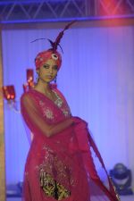 Model walk the ramp for Kimaya fashion show at Trrain Retail Awards in Taj Land_s End on 12th Dec 2011 (128).JPG