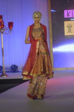 Model walk the ramp for Kimaya fashion show at Trrain Retail Awards in Taj Land_s End on 12th Dec 2011 (132).JPG