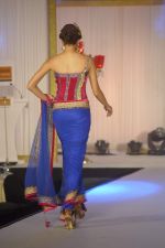 Model walk the ramp for Kimaya fashion show at Trrain Retail Awards in Taj Land_s End on 12th Dec 2011 (24).JPG