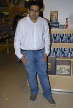 at Scammed book launch by Ahmed Faiyaz in Crossword, Kemps Corner, Mumbai on 14th Dec 2011 (4).JPG