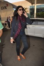 Sushmita Sen snapped at domestic airport on 18th Dec 2011 (16).JPG