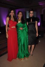 Kangna Ranaut, Queenie Dhody, Shobha De at HT Mumbai_s Most Stylist 2011 in Mumbai on 21st Dec 2011 (349).JPG