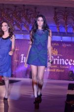 at Atharva College Indian Princess fashion show in Mumbai on 23rd Dec 2011 (167).JPG