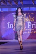 at Atharva College Indian Princess fashion show in Mumbai on 23rd Dec 2011 (89).JPG