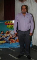Tarun Agarwal promote film Sadda Adda on Chrismas eve at at Rithumbara midst 10,000 students in Mumbai on 24th Dec 2011.JPG