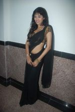 at the launch of Fashion Parade magazine in Juhu, Mumbai on 27th Dec 2011 (33).JPG