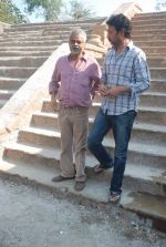 Irrfan Khan, Sanjay Mishra on location of film Pranam Walkum in Filmcity, Mumbai on 29th Dec 2011 (51).JPG