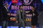 Sonam Kapoor, Neil Mukesh, Sanjay Dutt On the sets of Bigg Boss 5 with Players star cast on 31st Dec 2011 (161).JPG