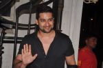 Aftab Shivdasani at Bipasha Basu_s birthday bash at her home in Khar on 6th Jan 2012 (19).jpg