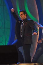 Salman Khan at Umang Police Show 2012 in Mumbai on 7th Jan 2012 (180).JPG