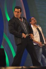 Salman Khan at Umang Police Show 2012 in Mumbai on 7th Jan 2012 (182).JPG