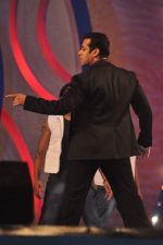 Salman Khan at Umang Police Show 2012 in Mumbai on 7th Jan 2012 (184).JPG