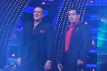 Salman Khan, Sanjay Dutt at Bigg Boss Season 5 grand finale on 7th Jan 2012 (7).JPG