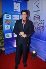 Shahrukh Khan at NDTV Profit Business Leadership Award in Taj Land_s End on 7th Jan 2012 (56).JPG