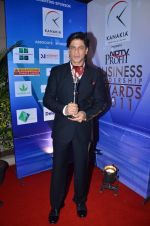 Shahrukh Khan at NDTV Profit Business Leadership Award in Taj Land_s End on 7th Jan 2012 (57).JPG