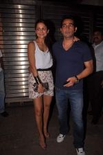 Amrita Arora at Farhan Akhtar_s birthday bash in Bandra, Mumbai on 8th Jan 2012 (123).jpg