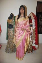 Nethra Raghuraman at the launch of Jinal Kenia_s wedding shop YUME in Juhu, Mumbai on 8th Jan 2012 (93).JPG