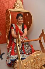at the launch of Jinal Kenia_s wedding shop YUME in Juhu, Mumbai on 8th Jan 2012 (36).JPG