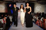 Dr. R.P. Poonawalla, Amy Billimoria, with Kainaat Arora at Amy Billimoria_s Fashion Show for Twenty four leading gynaecologists in J W Marriott on 9th Jan 2012 (2).JPG