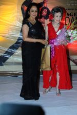 Hema Malini, Tao porchon lynch at Ageless Dance show by Sandip Soparrkar in Sheesha Sky Lounge Gold on 10th Jan 2012 (20).JPG