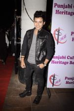 Aditya Singh Rajput at Kiran Bawa_s Lohri festival in The Club on 11th Jan 2012 (109).JPG
