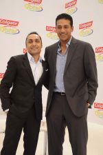 Rahul Bose, Mahesh Bhupati at Colgate Total promotional event in Olive on 11th Jan 2012 (45).JPG