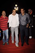 Vindu Dara Singh, Mukesh Rishi at Kiran Bawa_s Lohri festival in The Club on 11th Jan 2012 (63).JPG