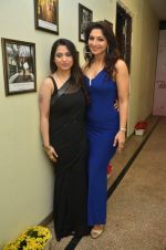 at Aarti Vijay Gupta_s wedding collections fashion show in The Wedding Cafe on 11th Jan 2012 (103).JPG