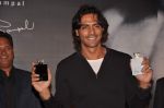 Arjun Rampal at Arjun Rampal_s Alive perfume launch in Mumbai on 12th Jan 2012 (100).JPG