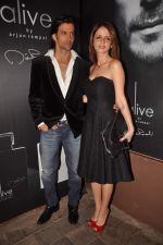 Hrithik Roshan, Suzanne Roshan at Arjun Rampal_s Alive perfume launch in Mumbai on 12th Jan 2012 (115).JPG