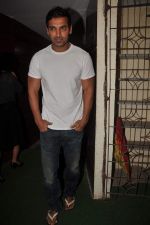 John Abraham at a private screening in Bandra, Mumbai on 12th Jan 2012 (35).JPG