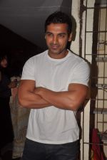 John Abraham at a private screening in Bandra, Mumbai on 12th Jan 2012 (37).JPG