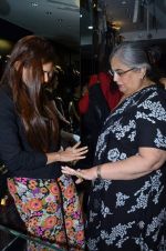 Alvira Khan, Salma Khan at Shaina NC jewellery line for Gehna Jewellers in Bandra, Mumbai on 14th Jan 2012 (118).JPG