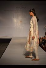 Model walks the ramp for Rahul Mishra show for Taj Khazana in Taj Mahal Palace, Mumbai on 14th Jan 2012 (118).JPG