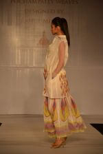 Model walks the ramp for Rahul Mishra show for Taj Khazana in Taj Mahal Palace, Mumbai on 14th Jan 2012 (120).JPG