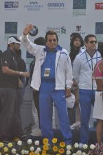 Vinod Khanna at Standard Chartered Mumbai Marathon in Mumbai on 14th Jan 2012 (204).JPG